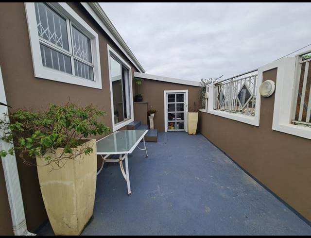 3 BEDROOM HOUSE FOR SALE IN PALMVIEW